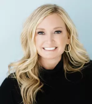 Raina Bryant, Fort Worth, Real Estate Agent